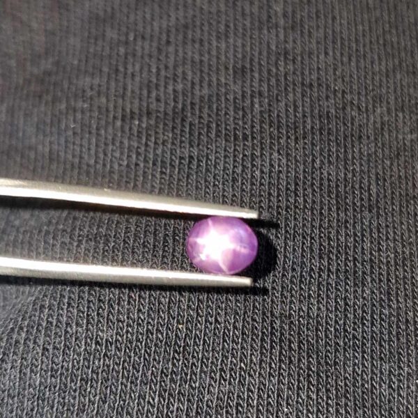 6.56x5.46x2.39mm Sri-Lankan star sapphire cabochon