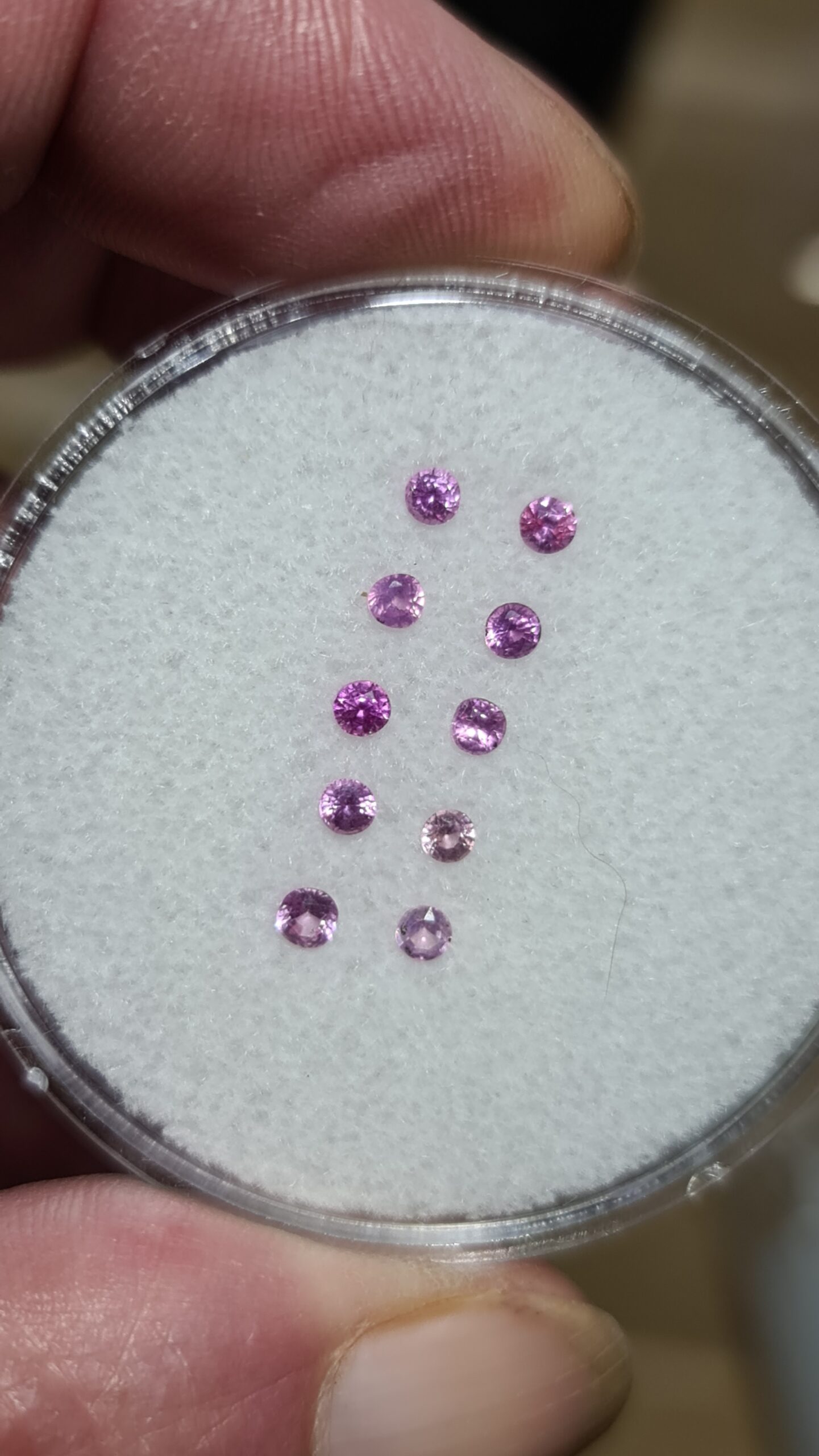 1.00ct parcel of 2.5mm natural pink sapphire facets from Sri-Lanka