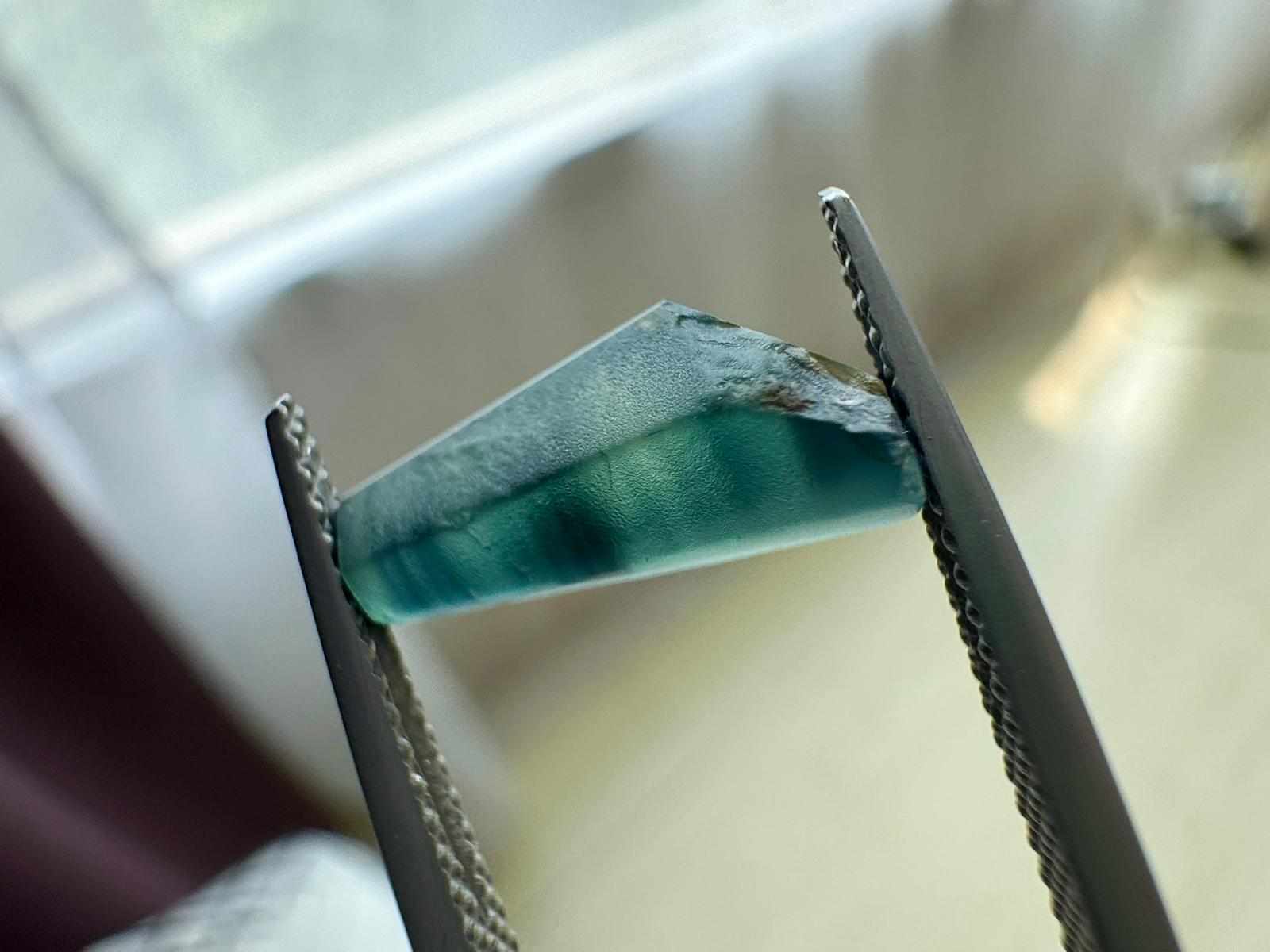 11.90x4.20x3.37mm precision-cut Nigerian sapphire facet - Image 4