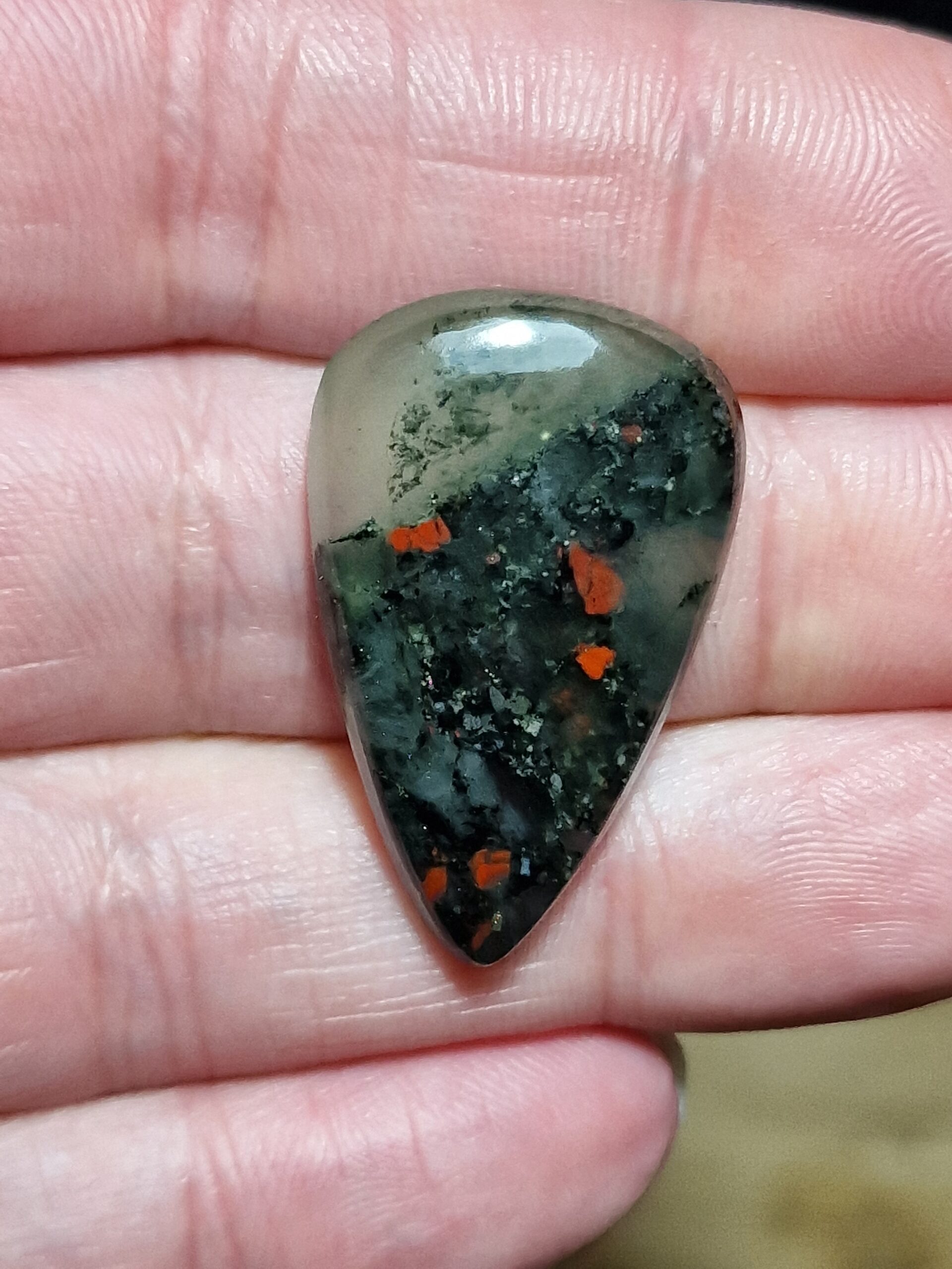 33x20mm bloodstone cabochon
