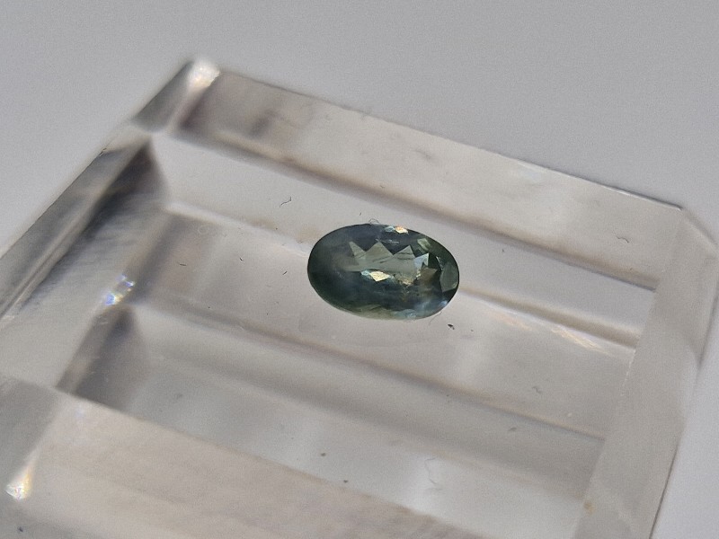 6.15x4.02x2.43mm Alexandrite facet - Image 2