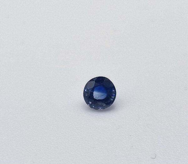 4.18x2.89mm round Sri-Lankan sapphire facet