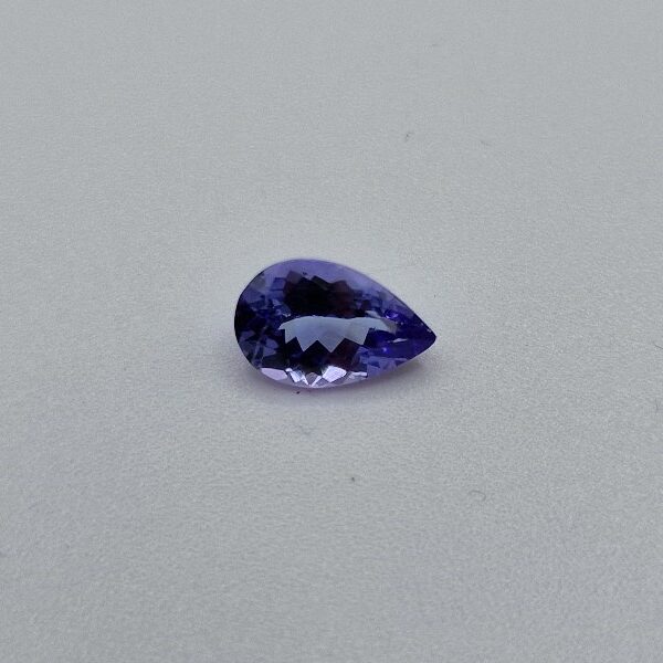 8.04x5.20x3.43mm tanzanite facet