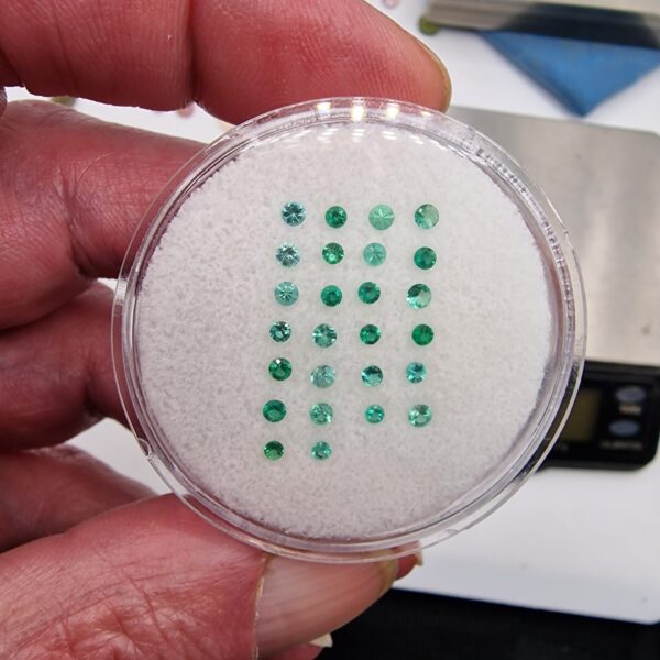 1ct parcel of melee round-cut Brazilian emerald facets
