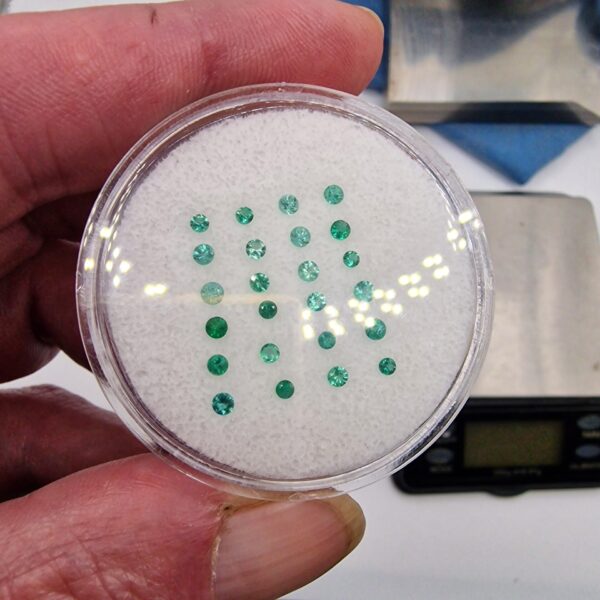1ct parcel of melee round-cut Brazilian emerald facets