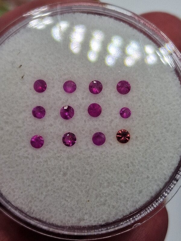 1ct parcels of 2.17-2.71mm Mozambique ruby facets
