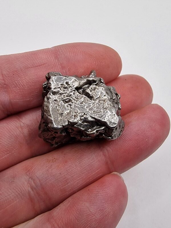 26.7x24.5x16.9mm Campo del Cielo meteorite, Argentinia