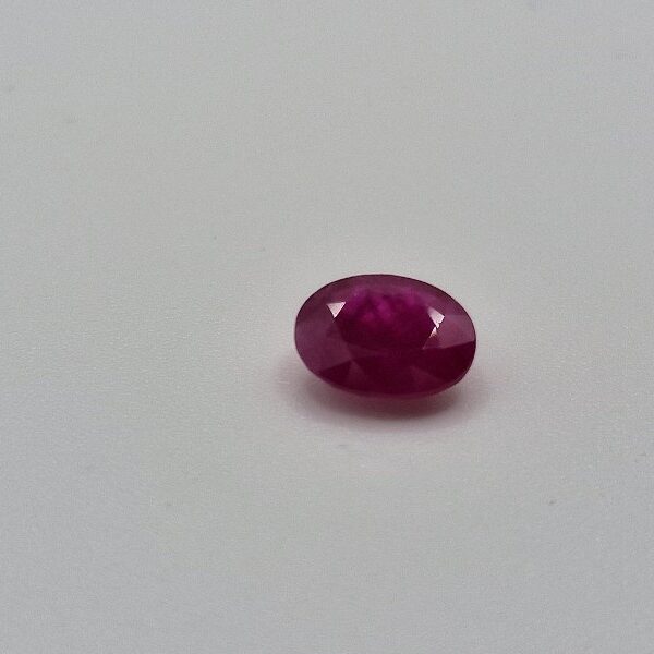 7.82mm Oval Faceted Ruby Gemstone for Luxury Engagement Rings