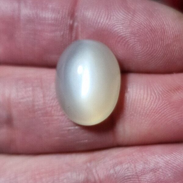 18x14mm white moonstone cabochon