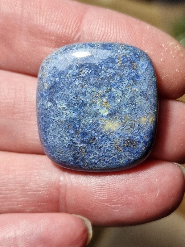 28x27mm dumortierite cabochon