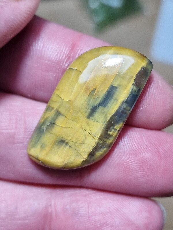 34x18mm Nellite cabochon