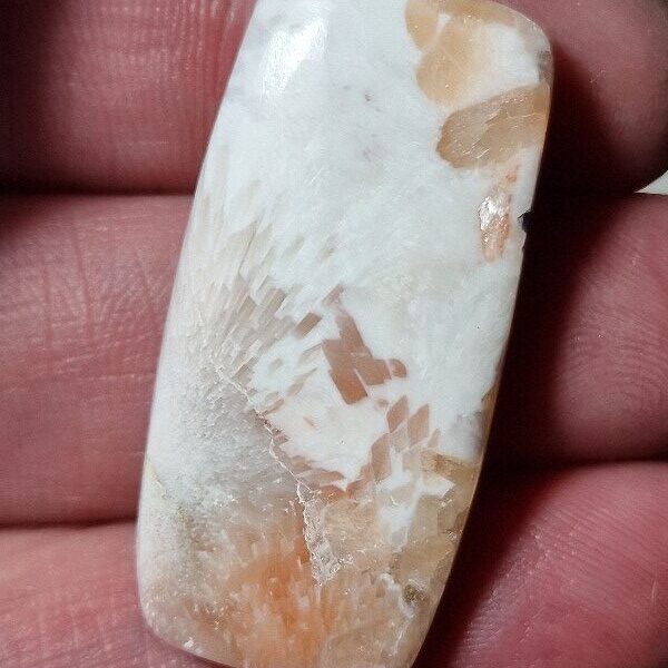39x19mm scolecite cabochon