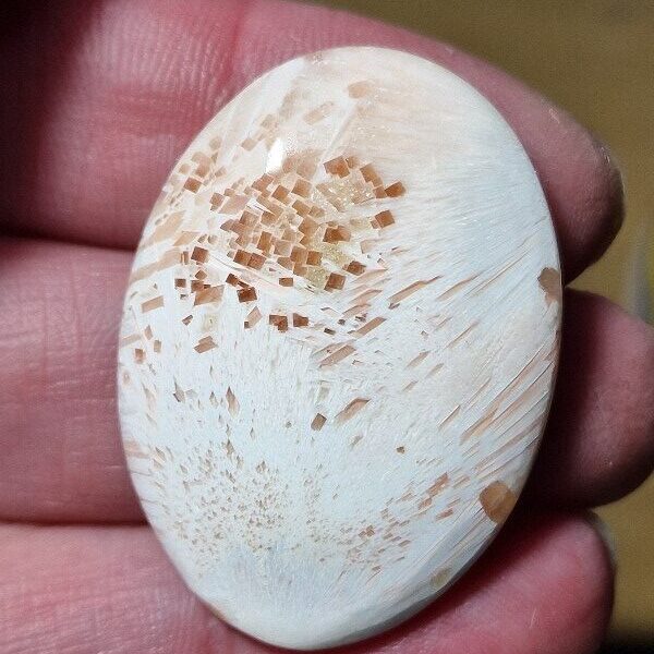 40x29mm scolecite cabochon