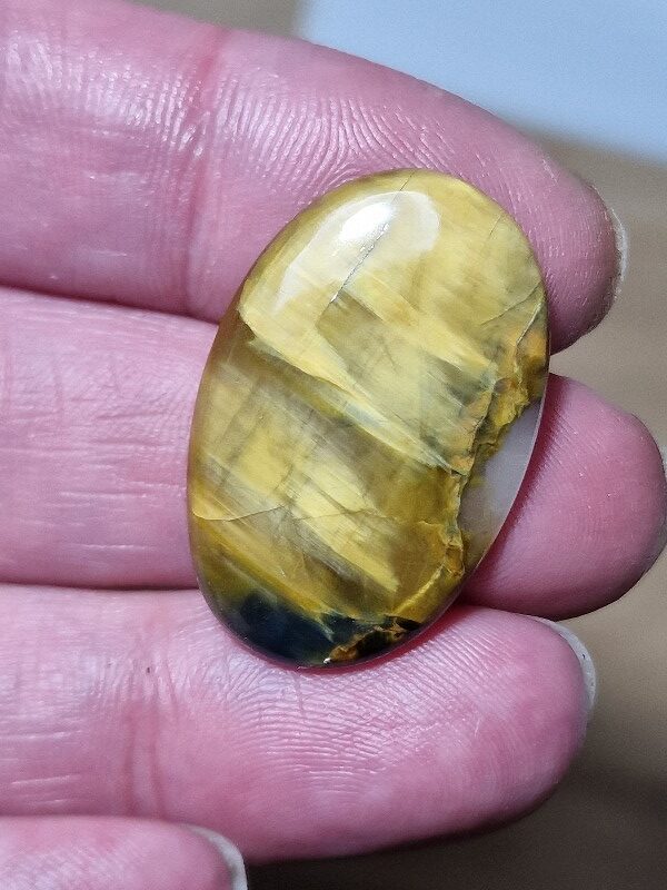 32x21mm Nellite cabochon