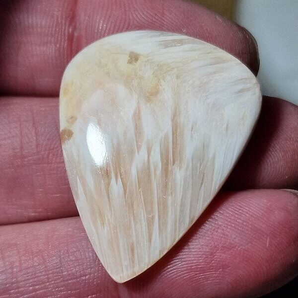 37x29mm scolecite cabochon