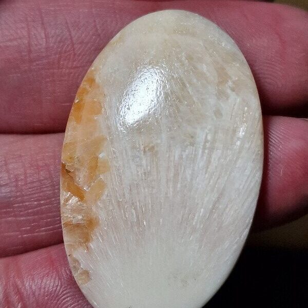 42x27mm scolecite cabochon