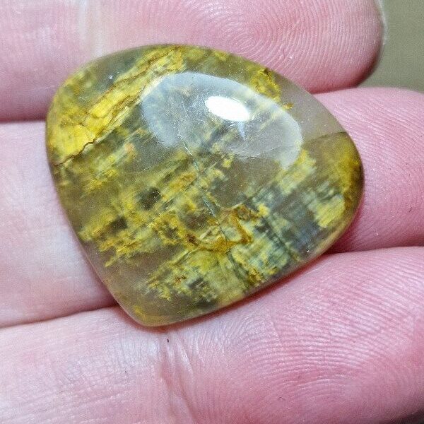 29x25mm Nellite cabochon