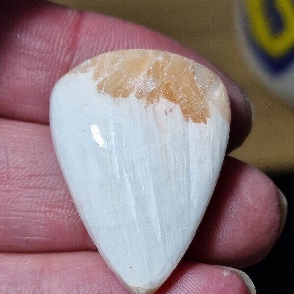 33x25mm scolecite cabochon