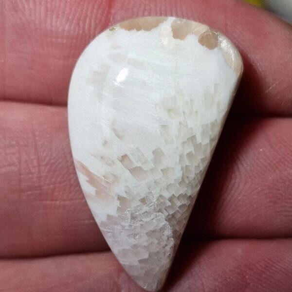 32x19mm scolecite cabochon