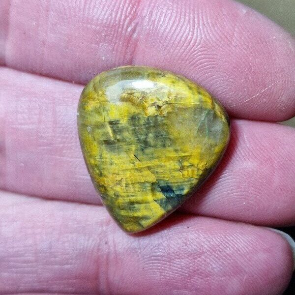 25x22mm Nellite cabochon