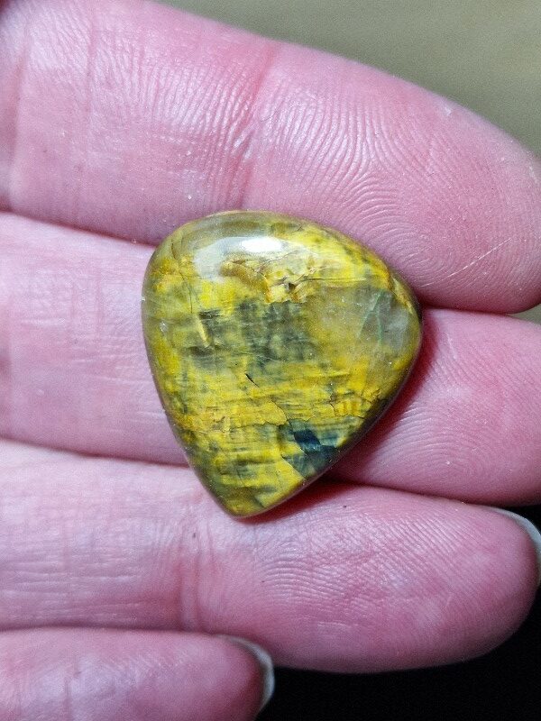 25x22mm Nellite cabochon