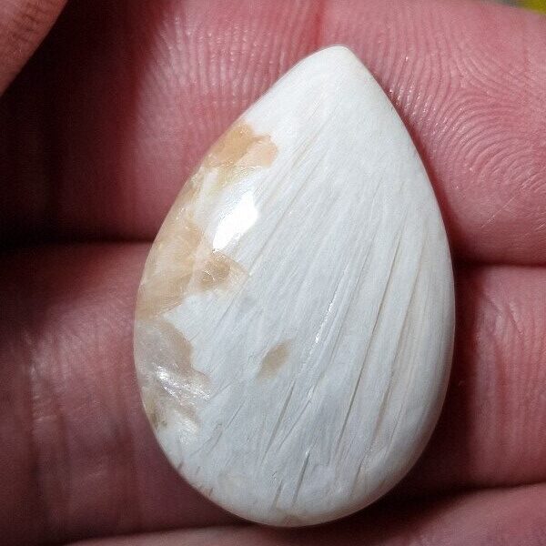 31x21mm scolecite cabochon