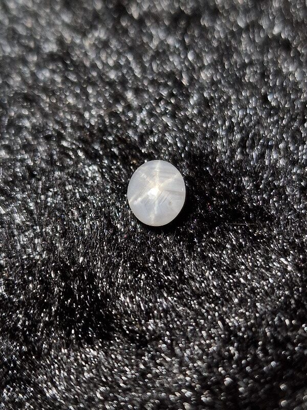 5.70x4.85x3.47mm Sri-Lankan star sapphire cabochon
