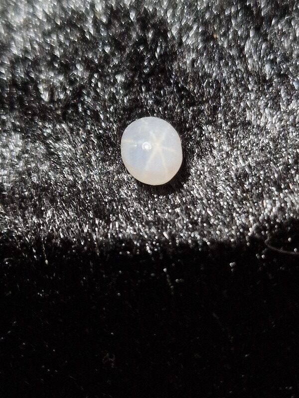 6.17x5.04x4.60mm Sri-Lankan star sapphire cabochon