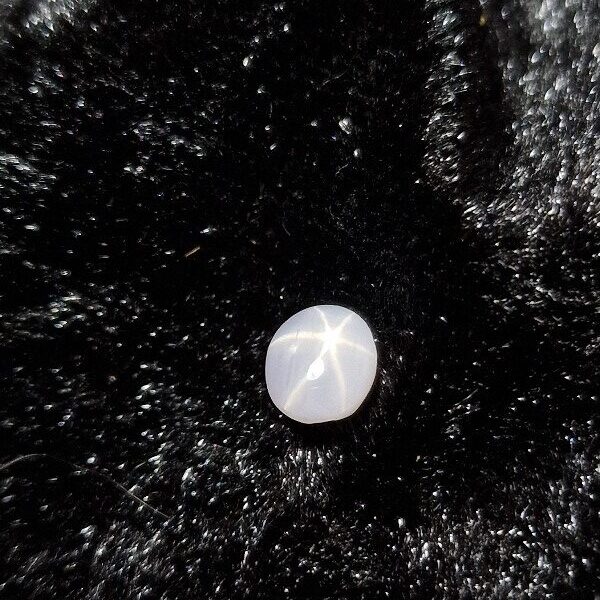5.60x5.28x3.17mm Sri-Lankan star sapphire cabochon