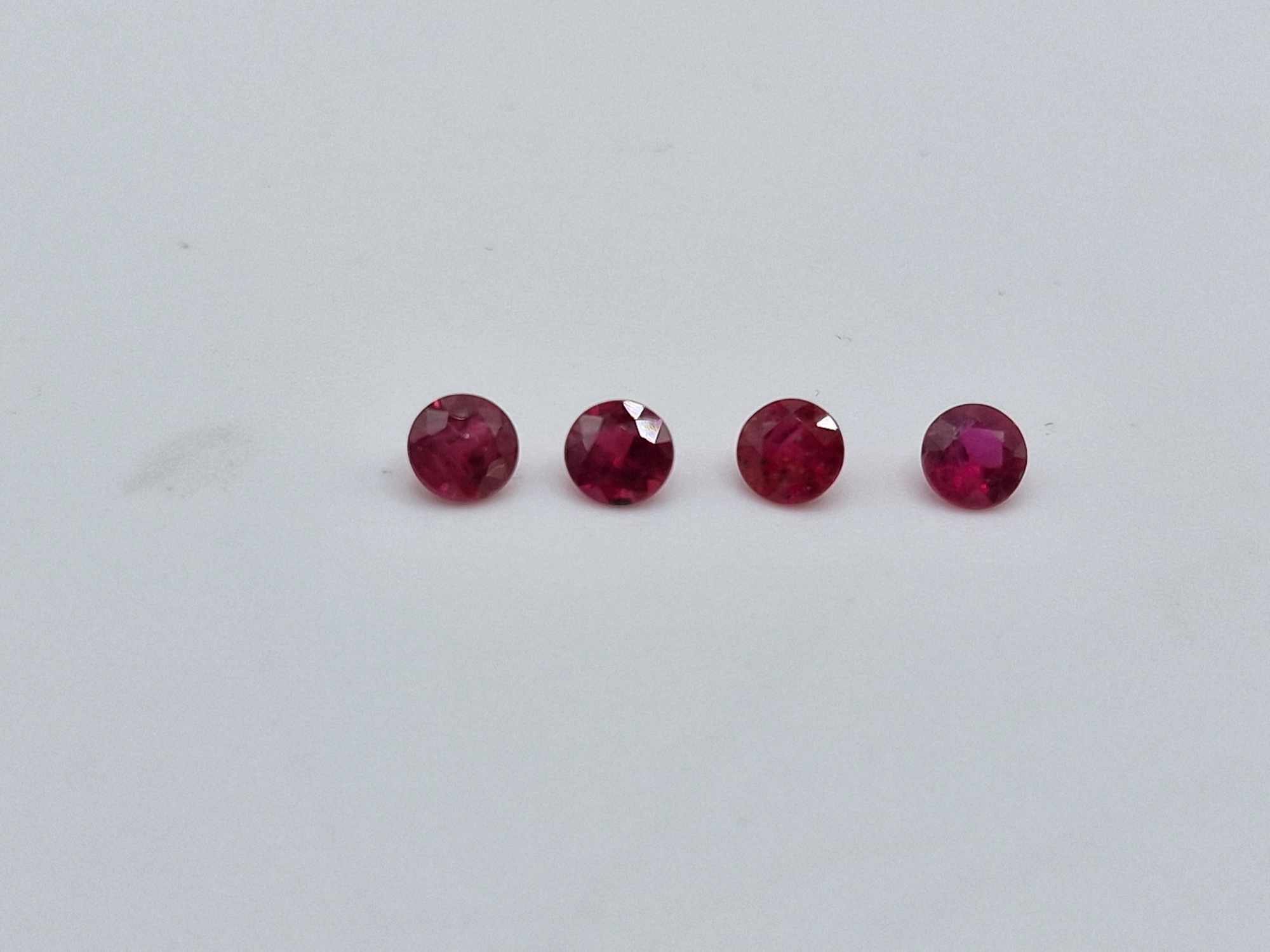 1ct parcel, 4 pieces of 3.88-3.90mm Mozambique ruby facets
