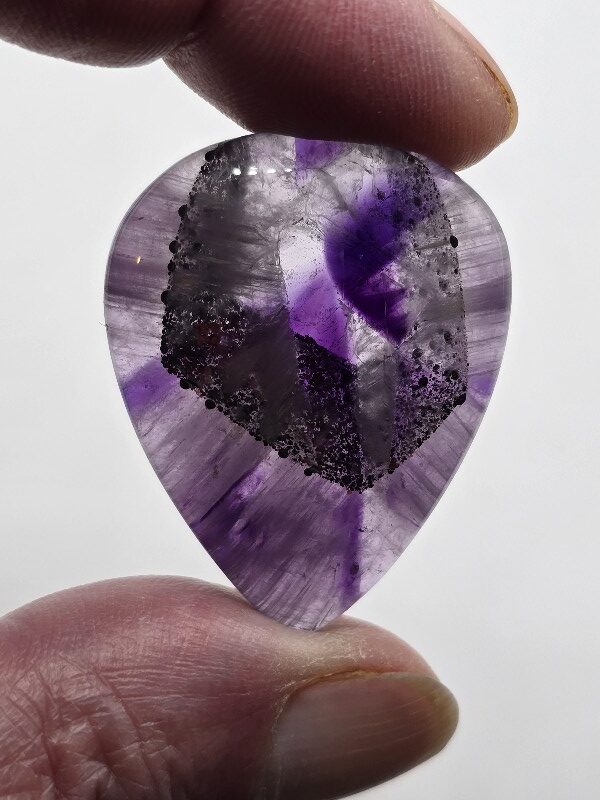 40x31mm trapiché amethyst cabochon