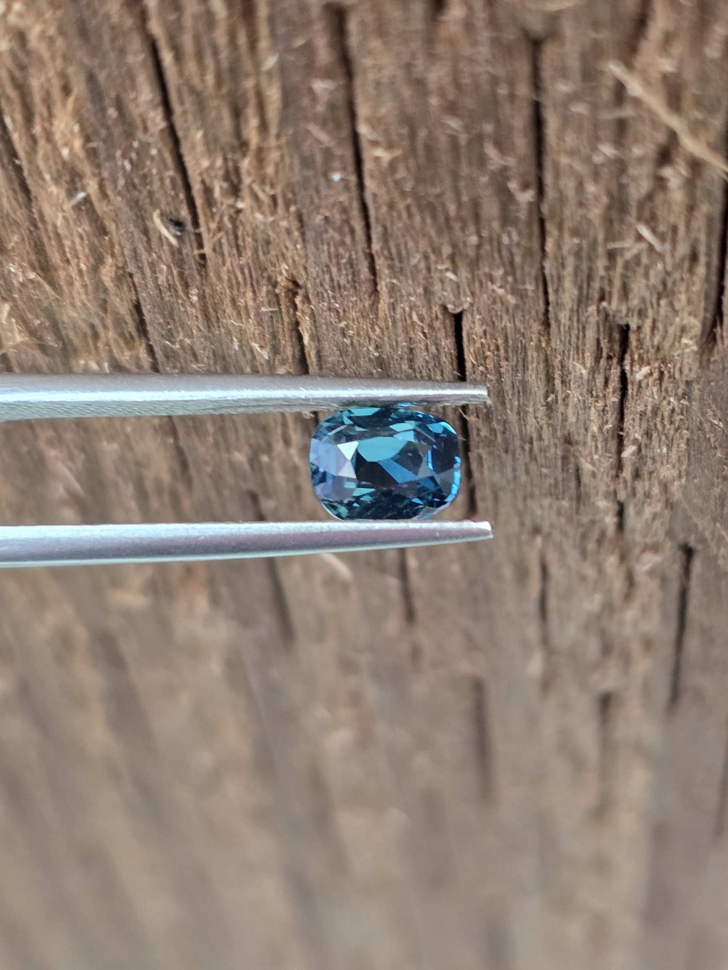 6.23x4.89x3.71mm Sri-Lankan teal sapphire facet