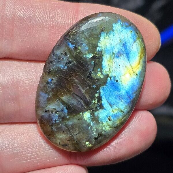 44x31mm labradorite cabochon
