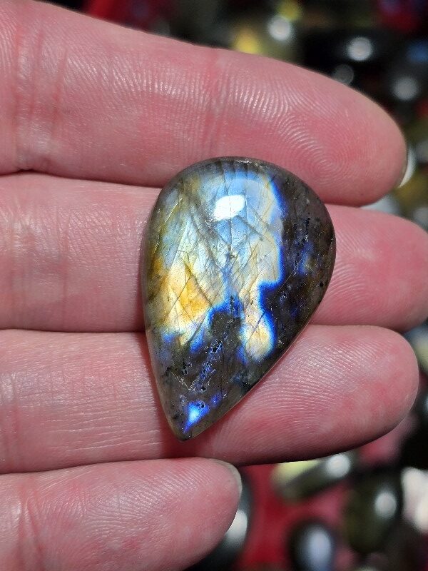 35x23mm labradorite cabochon