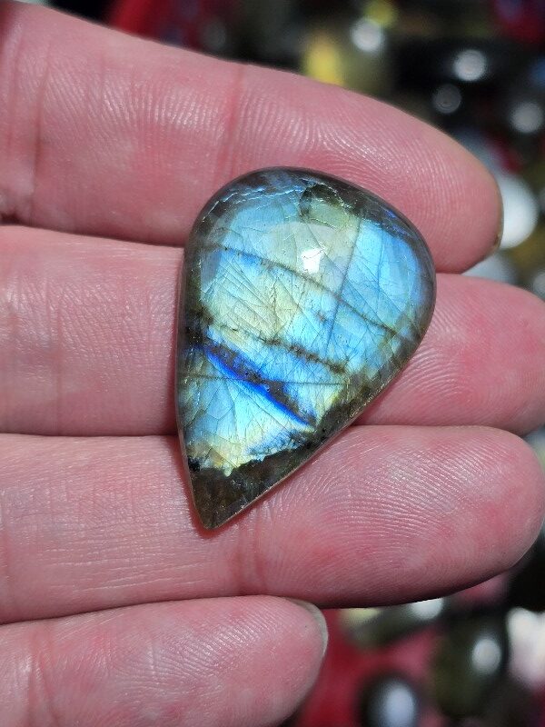 35x24mm labradorite cabochon