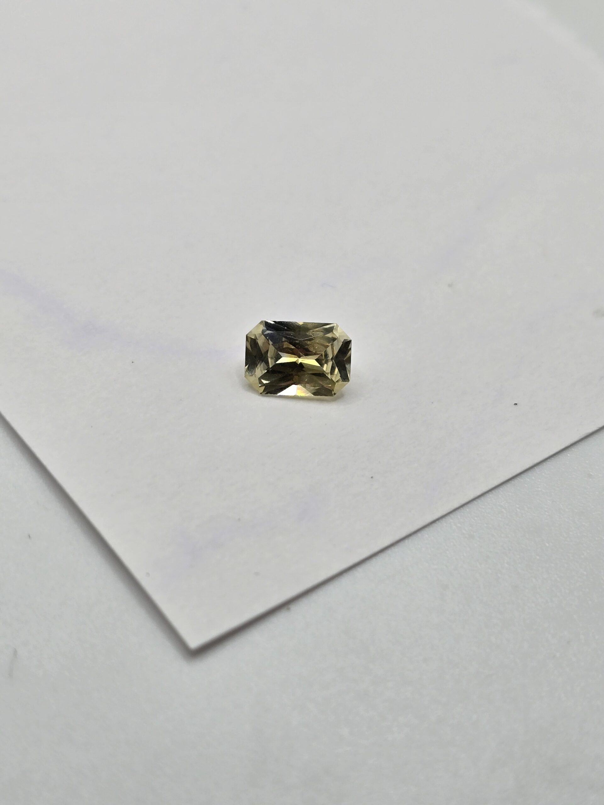7.49x5.24x3.16mm Sri-Lankan cushion bicolour sapphire facet - Image 2