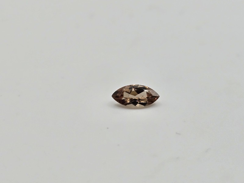 8.20x4.07x2.56mm marquis/mixed-cut, colour-change garnet facet. Lab certified