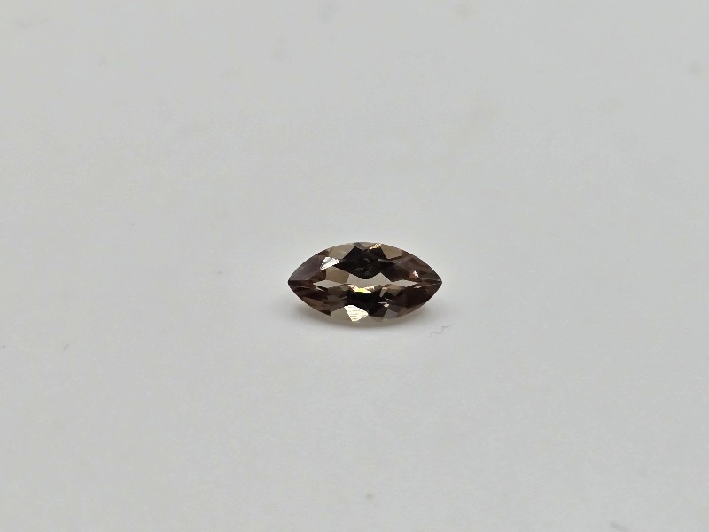7.92x4.17x2.52mm marquis/mixed-cut, colour-change garnet facet. Lab certified