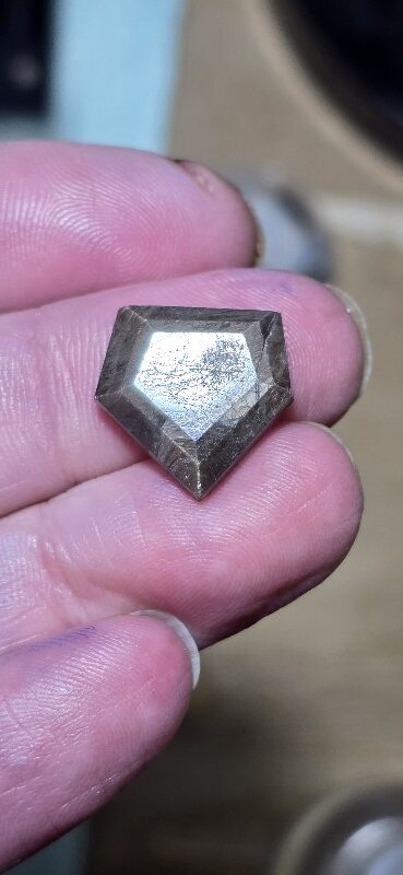 17.4x16.9mm rose-cut freeform Kenyan gold-sheen Zawadi sapphire cabochon