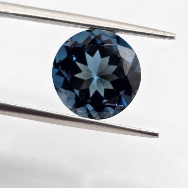 10mm round-cut, London blue faceted topaz