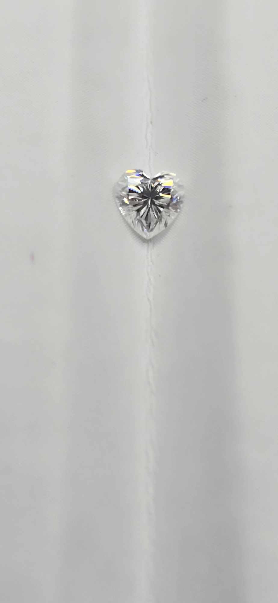 4mm heart-shape bright white moissanite facet