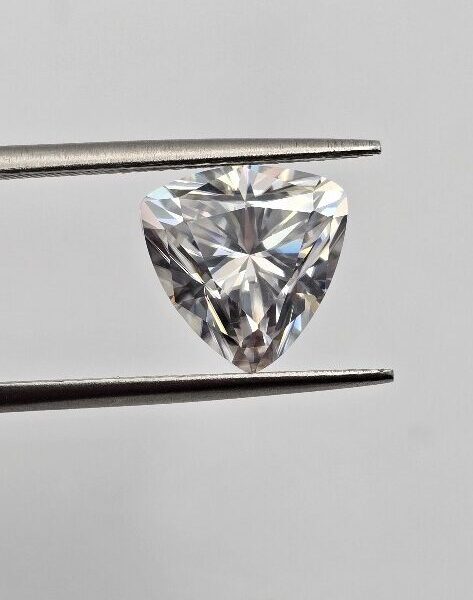 6mm trillion bright white moissanite facet