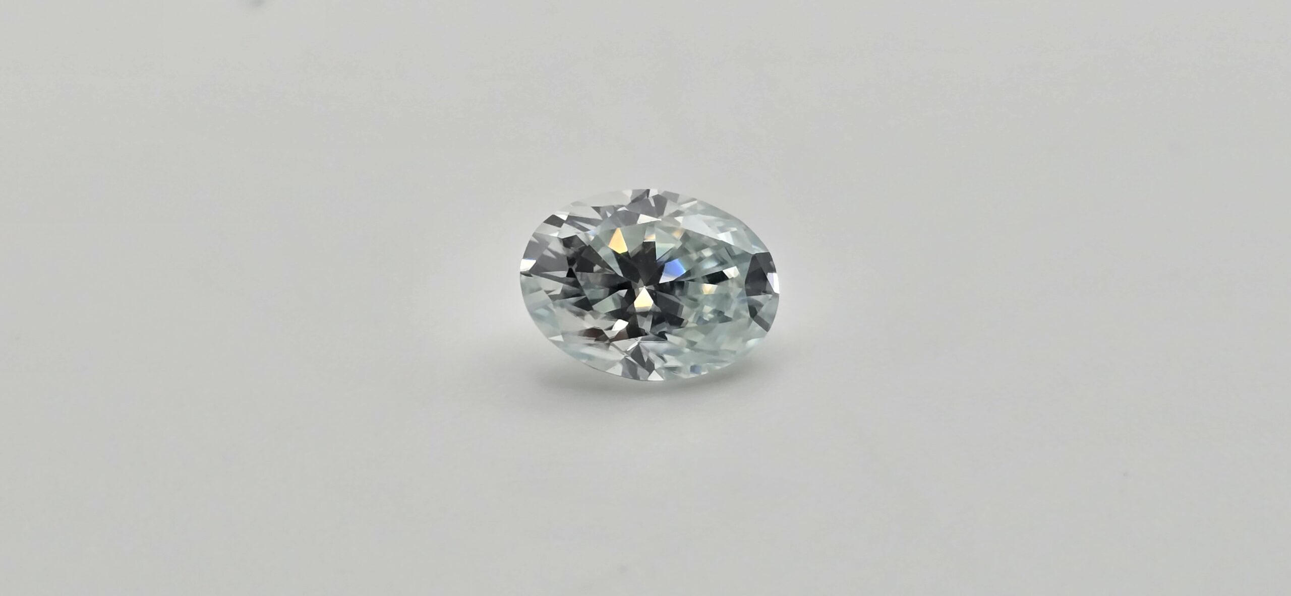 8x6mm oval-cut pale blue moissanite facet - budget line