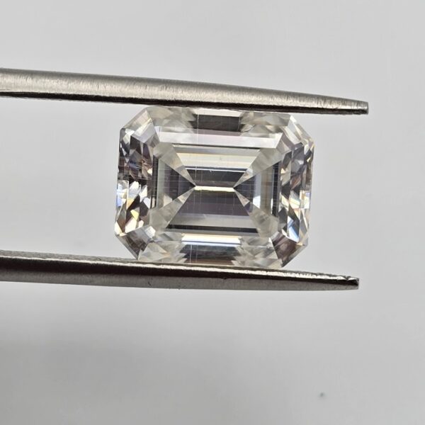 9x7mm emerald-cut bright white moissanite facet - budget line