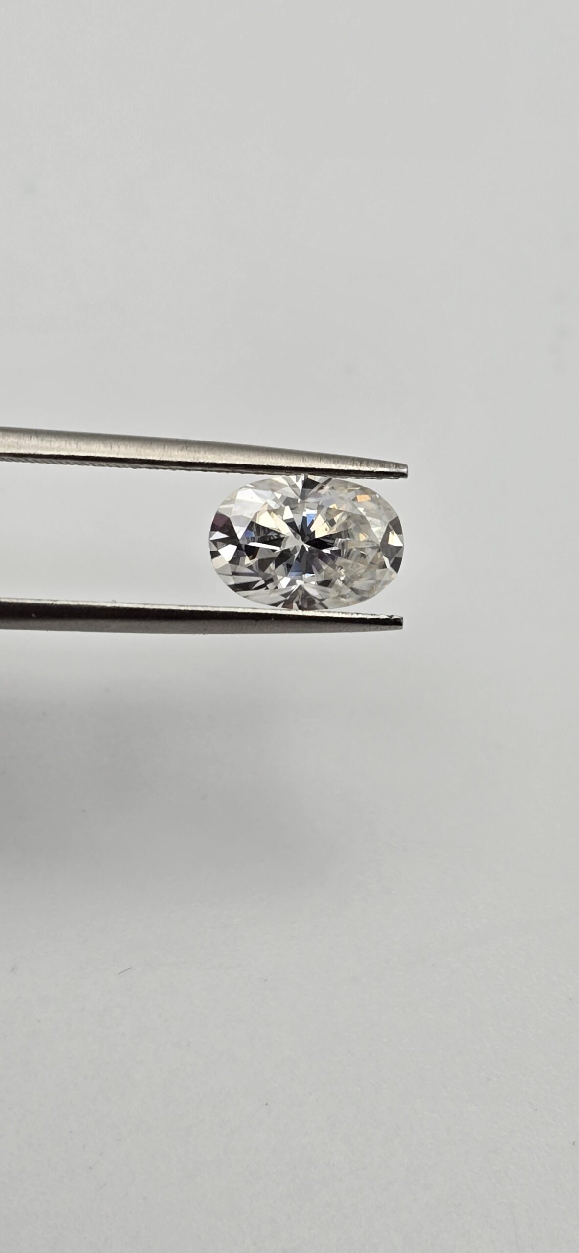 9x6mm oval-cut bright white moissanite facet - budget line