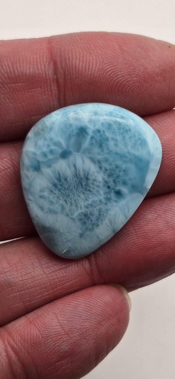 31x25mm AAA-grade larimar cabochon
