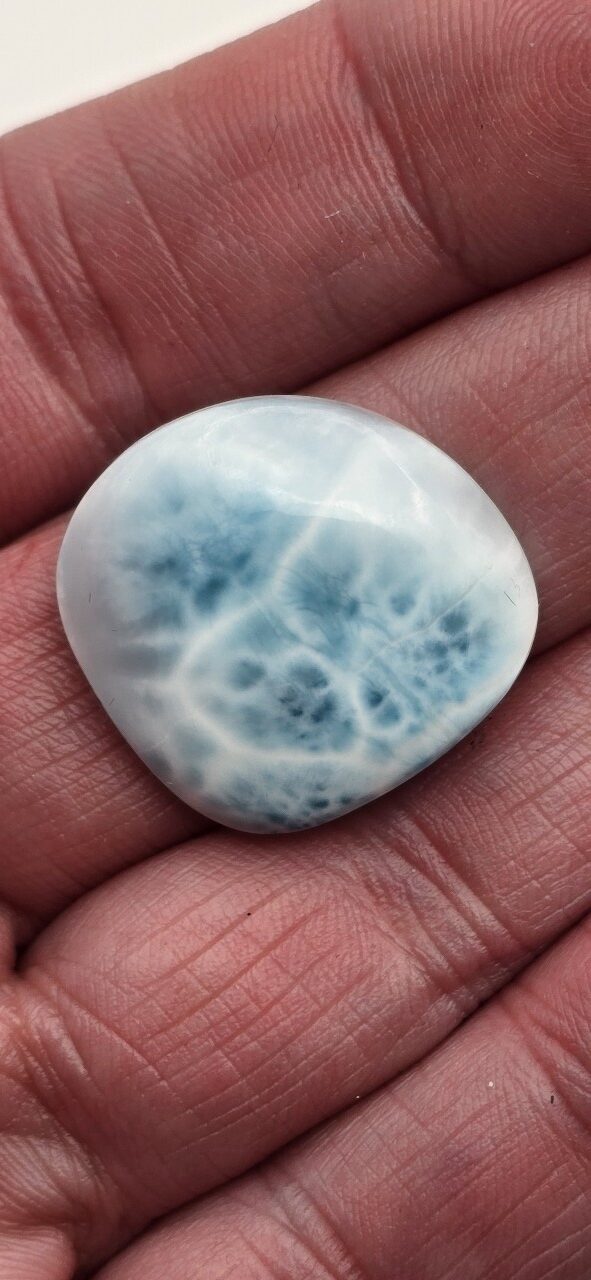 26x24mm AAA-grade larimar cabochon