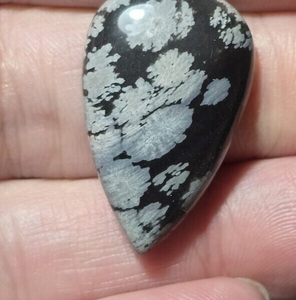 30x19mm snowflake obsidian cabochon