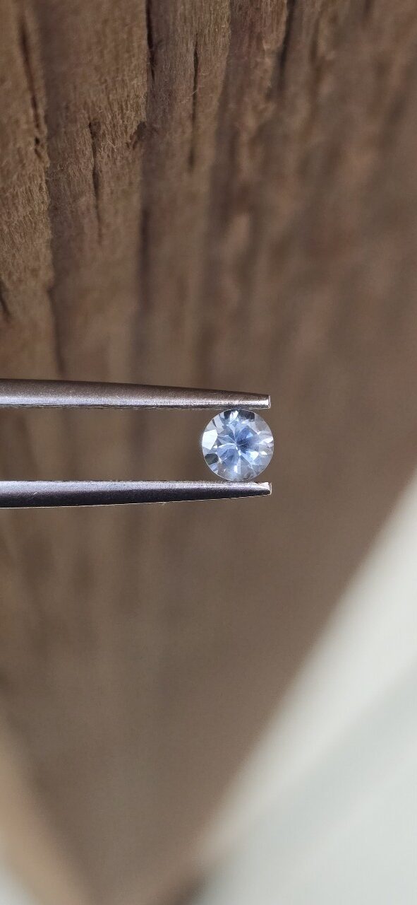 3.61x2.60mm round Australian sapphire facet