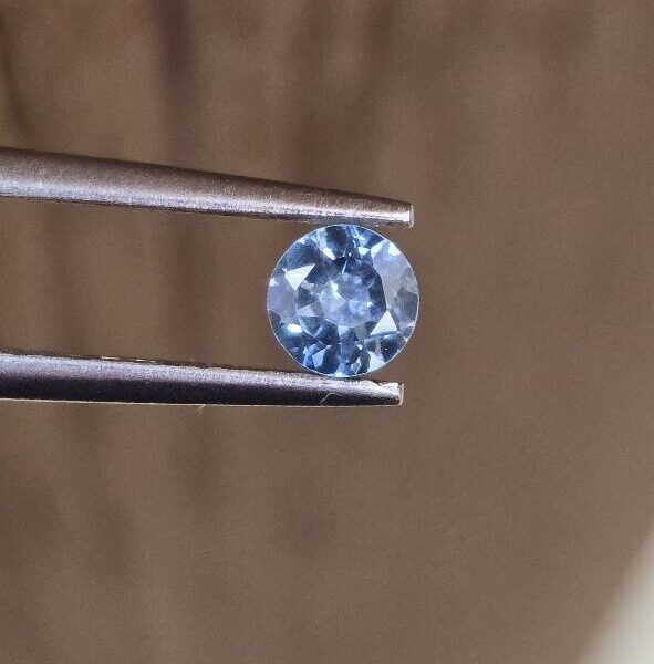 4.05x2.50mm round Australian sapphire facet
